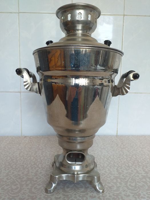 Вінтажний електричний самовар 1978 року