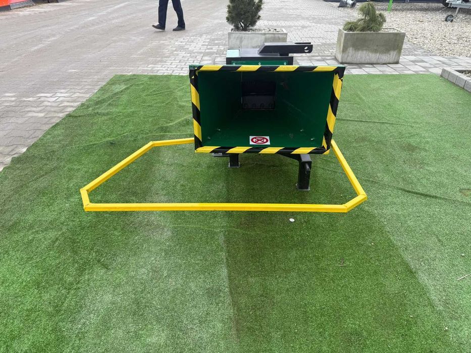 Nowy rębak do drewna i gałęzi 8 cm 11 cm - rozdrabniacz rembak walcowy