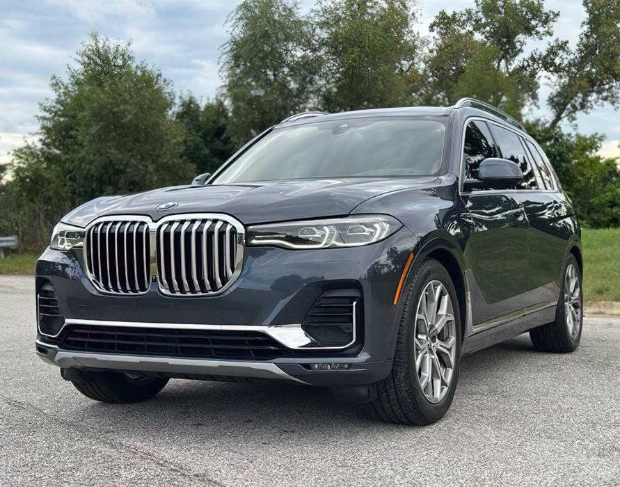 BMW X7      2021
