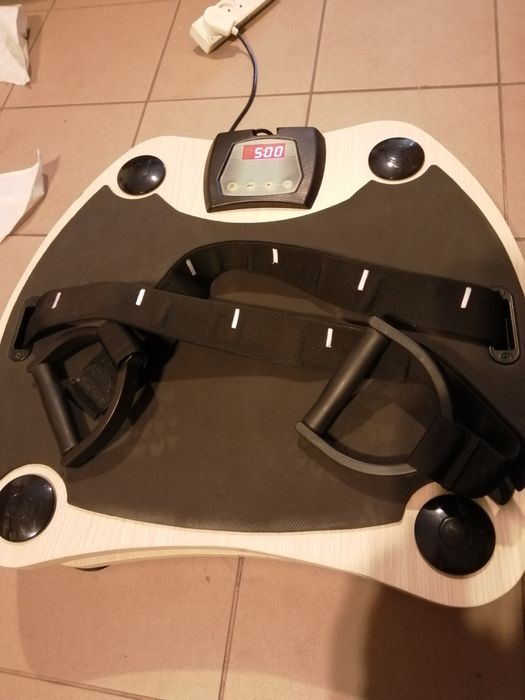 Fitness; siłownia; ćwiczenia; Platforma wibracyjna z pasami (295)