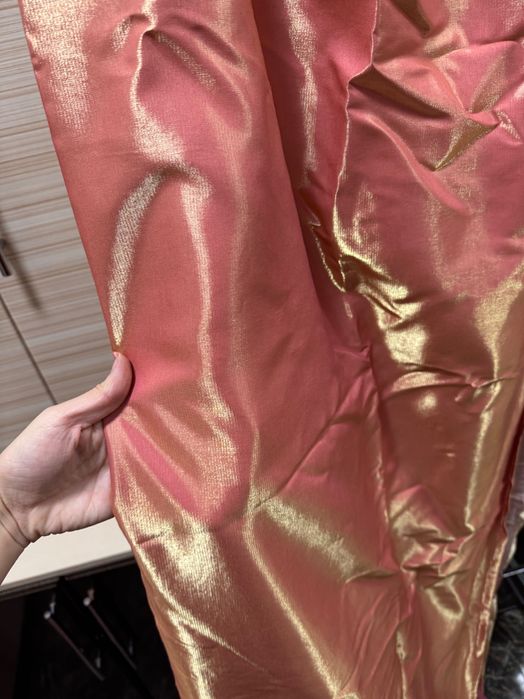 Штора атласна персикова