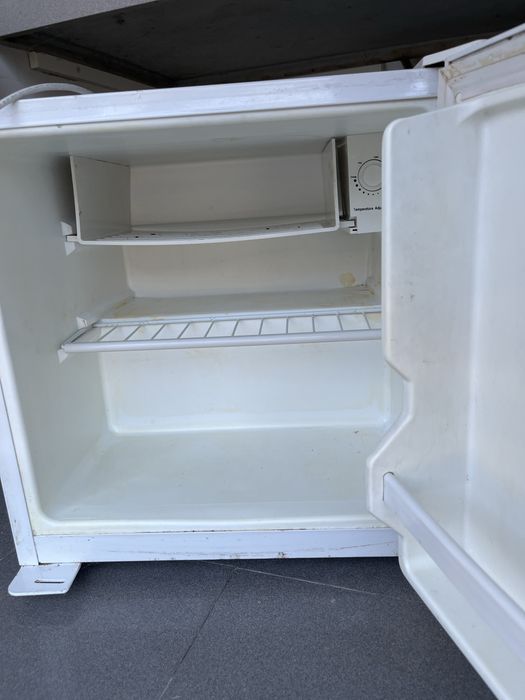 Mini Frigorífico / Minibar Electronia - Ideal para Quarto ou Escritório