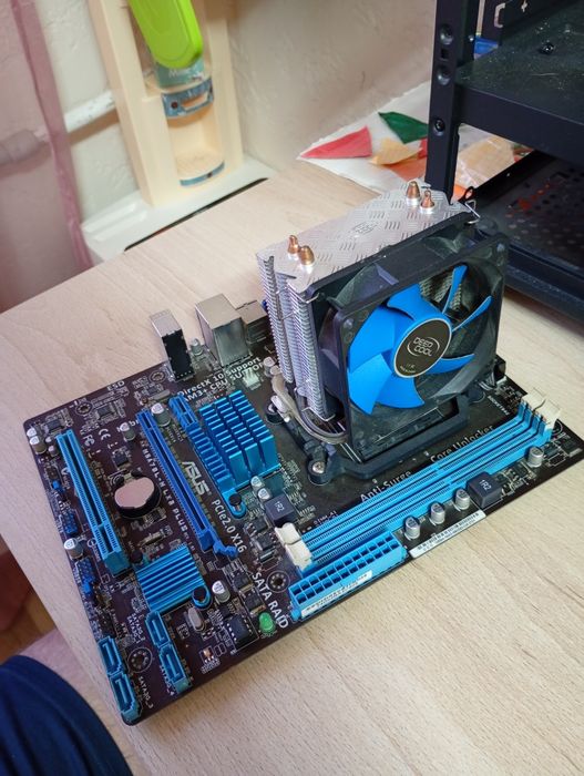 Материнська плата ASUS M5A78L-M LX3 PLUS + процесор AMD Phenom II X6 1055T + HDD 256GB (у подарунок)