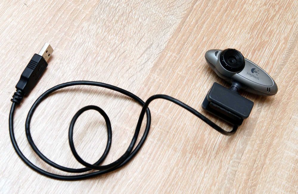 Веб-камера (Logitech).
