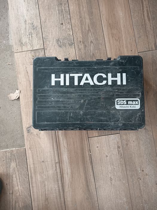 Sprzedam . Młotowiertarkę HItachi Koki  SDS max. Używana .