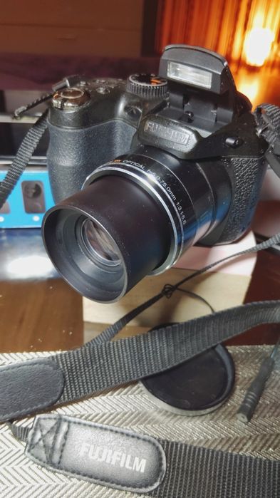 Aparat FUJIFILM finepix S super stan