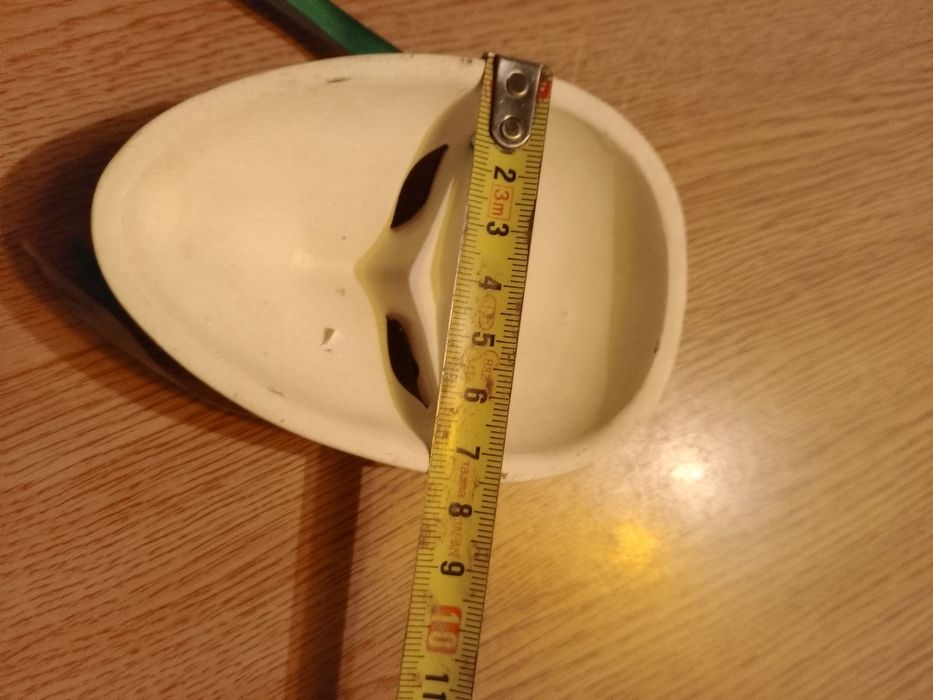 Máscara de cerâmica vintage