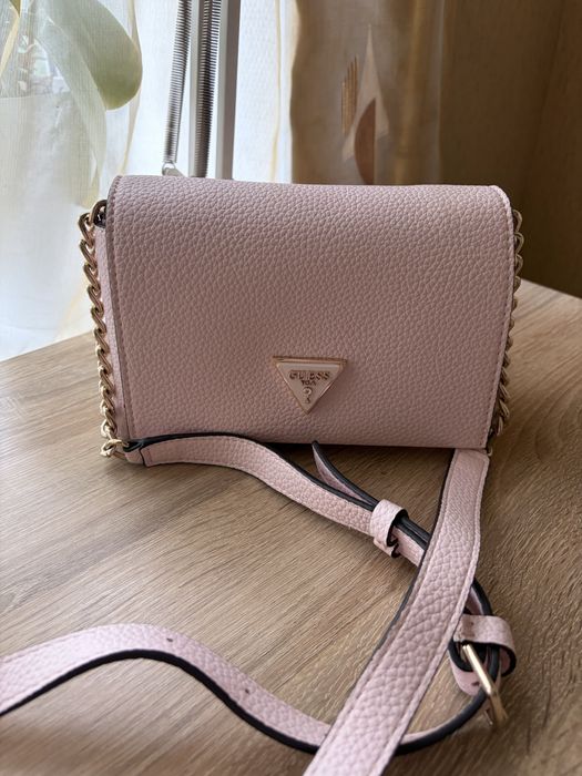 Сумка  Guess нежно  розового цвета