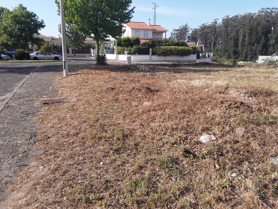 Lote para construção, zona de Santa Clara, em Leiria.