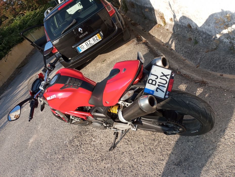 Ducati  Monster 696 ano 2013 com 33000km