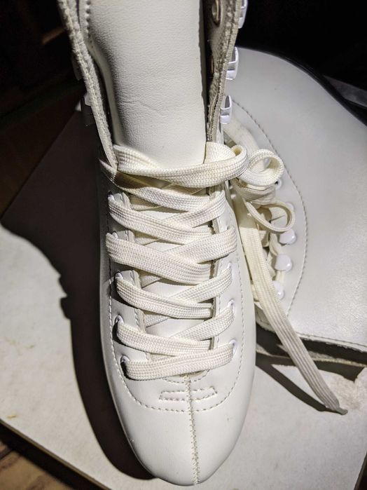 Коньки для фигурного катания женские