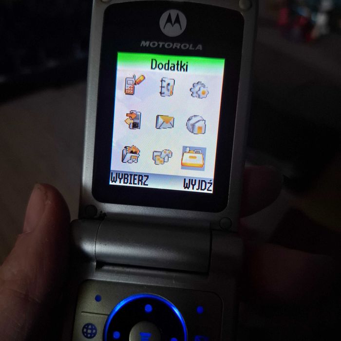 Stary telefon Motorola W375