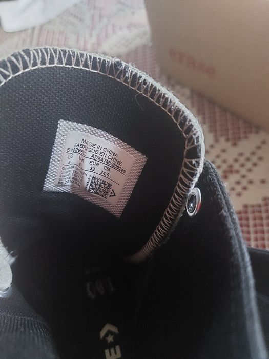 Кеди,дві пари,продаються.