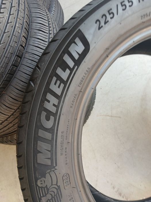 2 pneus 225 55 r18 Michelin