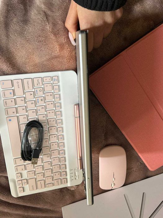 Новый планшет 24/256 + клавиатура + мышка