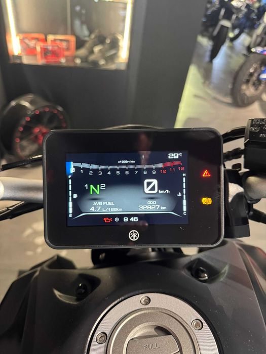 YAMAHA MT07 DE 2023