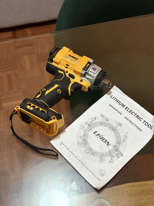 Aparafusadora de impacto dewalt