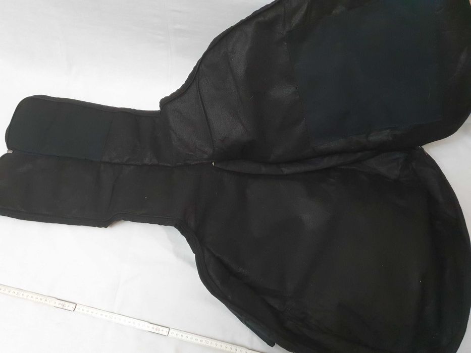 Чехол для гитары длиной 109см.