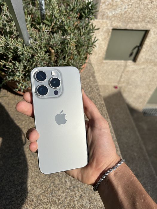 Iphone 15 pro 256gb como novo (90% bateria)