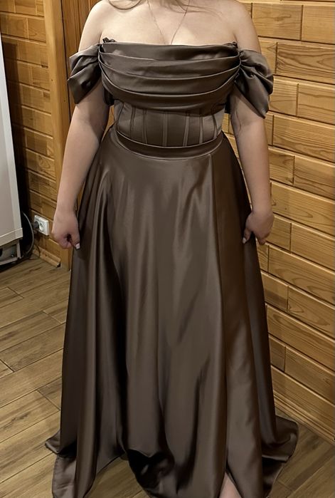 Випускна чарівна сукня