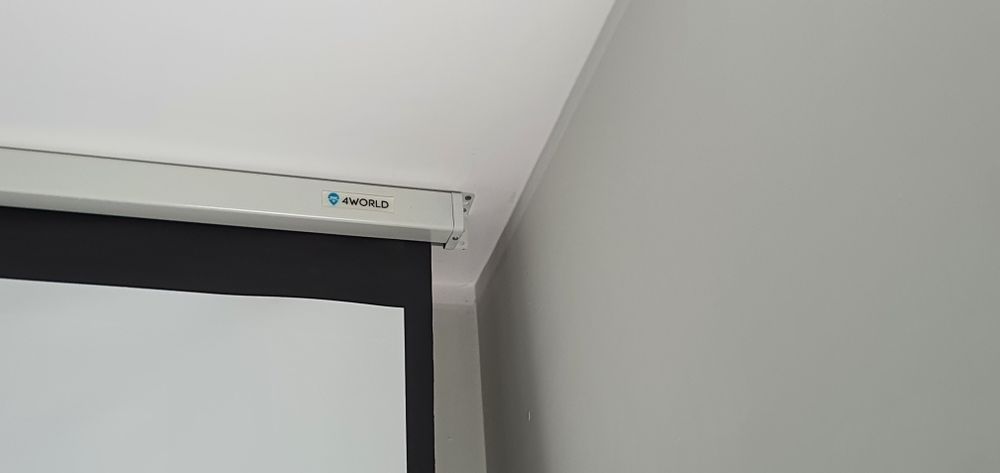 Ekran projekcyjny 4world