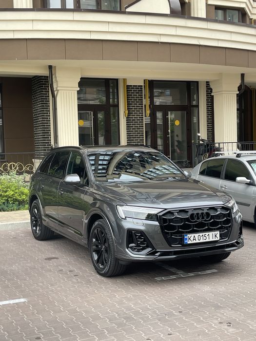 Audi Q7 S-Line 2024