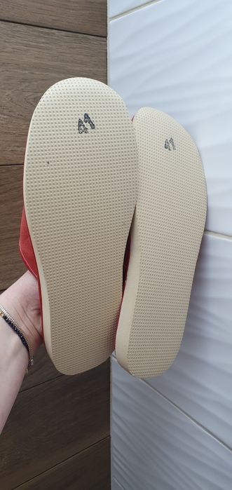 Kapcie laczki pantofle 41 kryte skóra naturalna skórzane 39 38,37,36