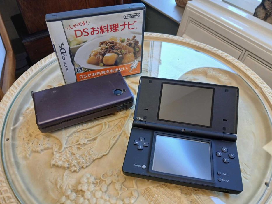 Konsola Nintendo DSi CFW 16 Gier Zestaw + karta 2GB + Etui