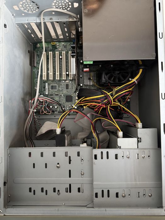 Retro PC Windows XP Pro OEM | Celeron 1.7 | 128MB SDRAM PC133 | GeForce4 MX440 64MB | 80GB HDD | Komputer Optimus Star