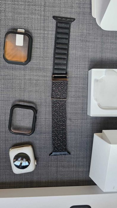 Apple Watch SE 44mm Starlight | Inclui Carregador + Películas + Pulseira Extra