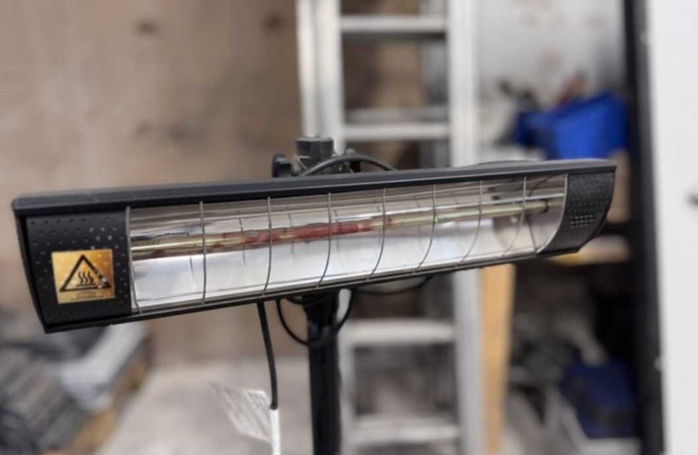 lampa promiennik/grzejnik podczerwieni  NEO Tools ze stojakiem