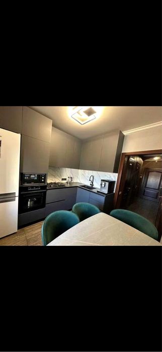 3 кімнатна квартира 77 м2 по вулиці Писаржевського.