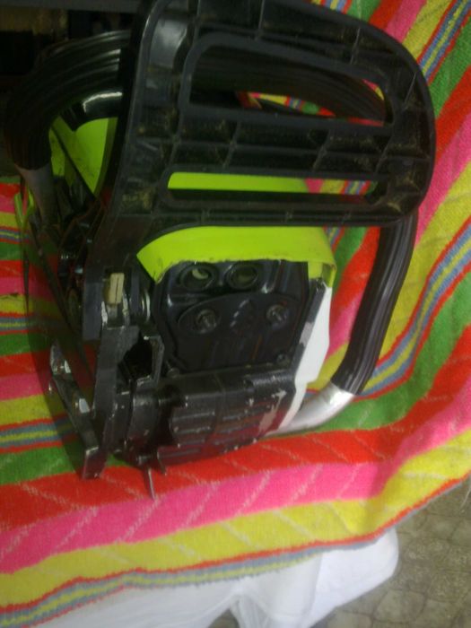 Бензопила в отличном рабочем состоянии, мощная