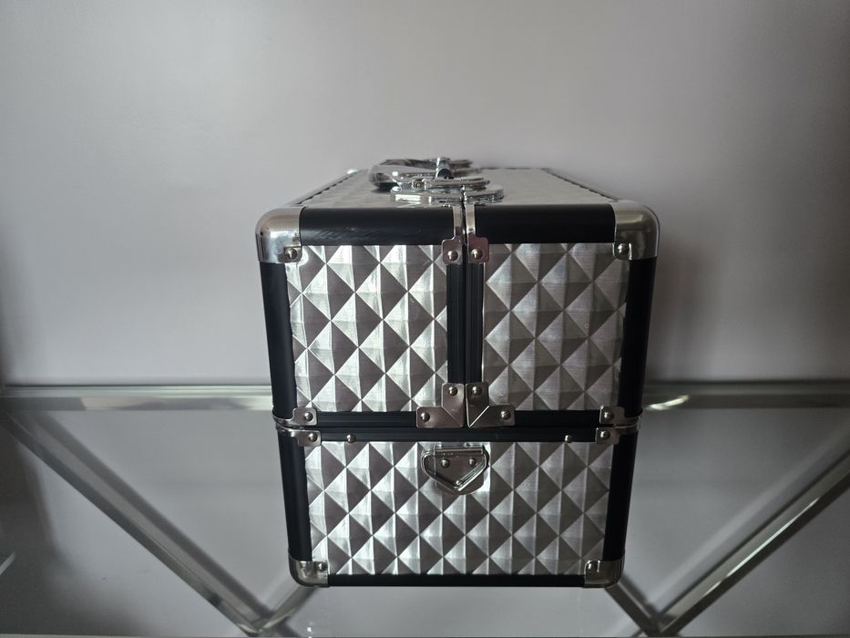 Б'юті кейс саквояж для косметики (вживаний)