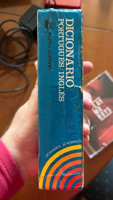 Dicionário Académico Português/Inglês