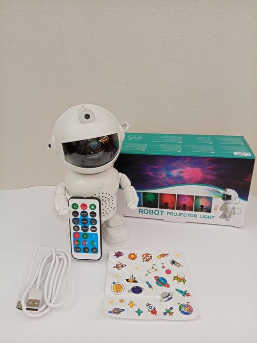Космонавт проектор, звёздное небо