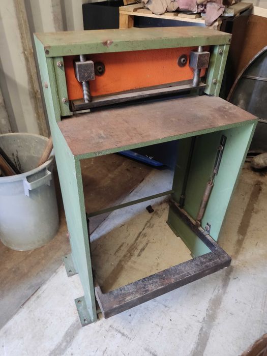 Guilhotina de pé 500 mm de largura