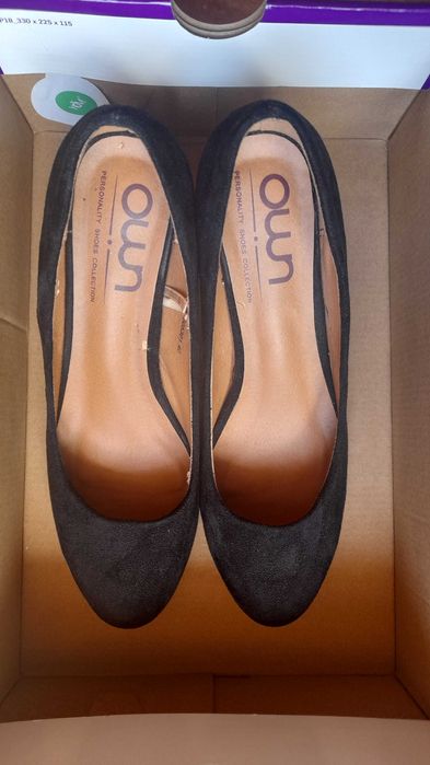 Sapatos pretos senhora