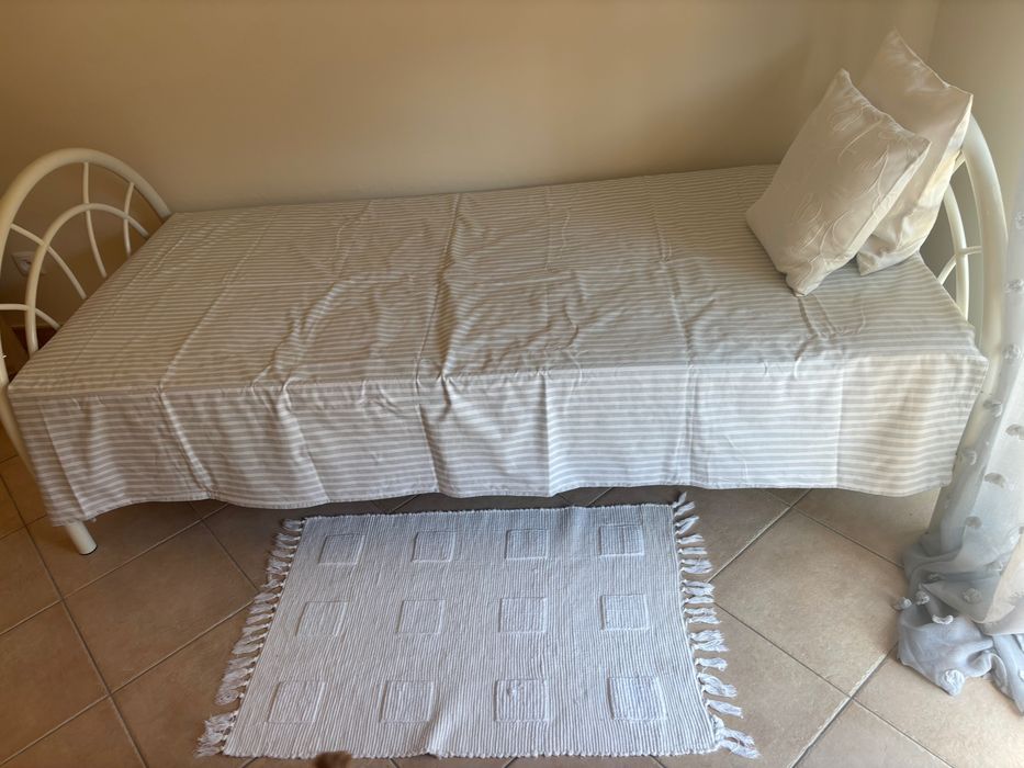 Cama de ferro solteiro