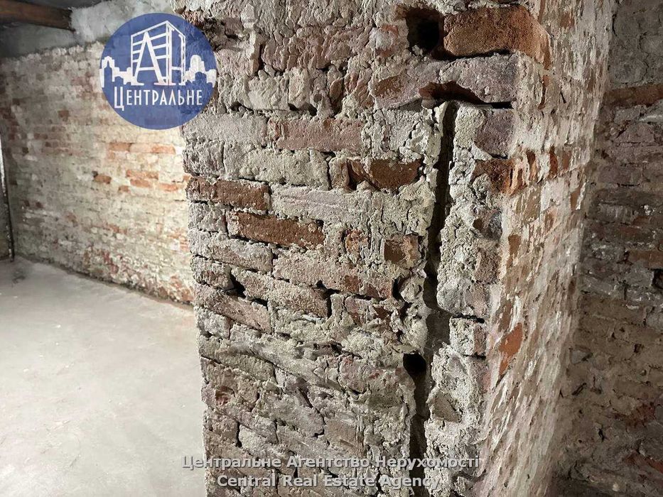 Продається нежитлове приміщення в центральній частині м. Чернівці