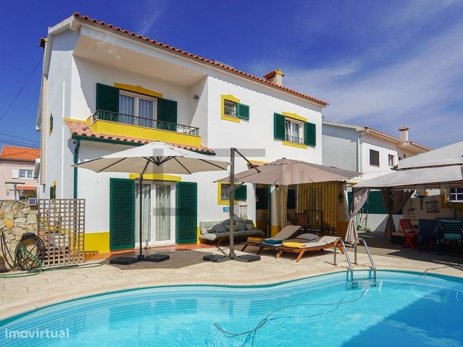 Moradia Isolada T5 com Piscina, para Venda em Palmela