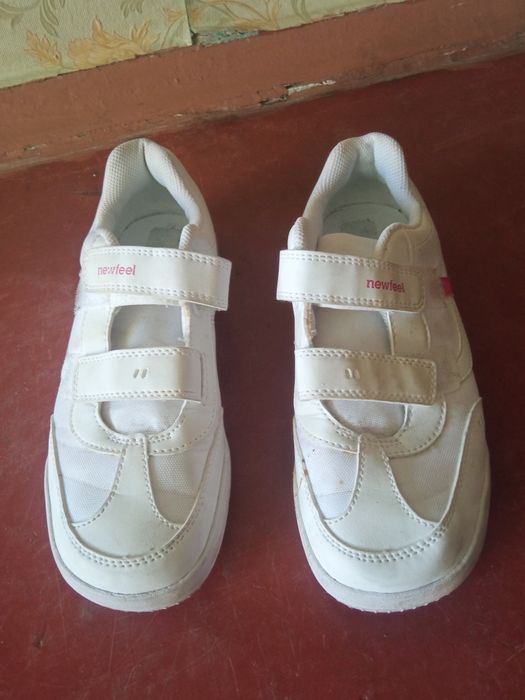 Кроссовки женские летние 37 размер