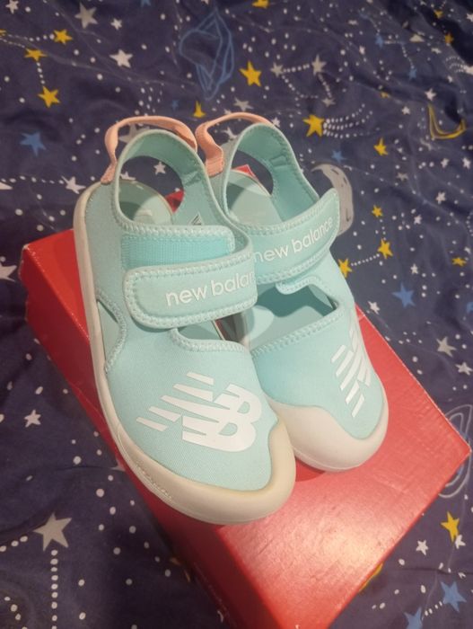 Nowe sandały dziecięce New Balance rozm. 33.5
