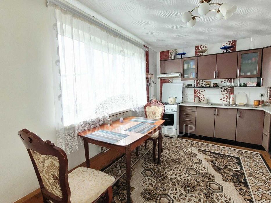 Охайний будинок з ремонтом с. Привороття