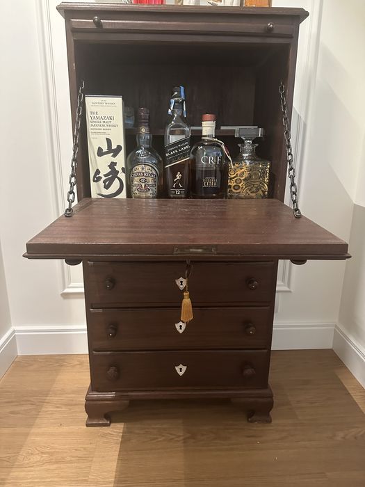 Camiseiro garrafeira