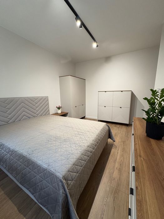 Nowe mieszkanie 80 m2, duży balkon, miejsce parkingowe.