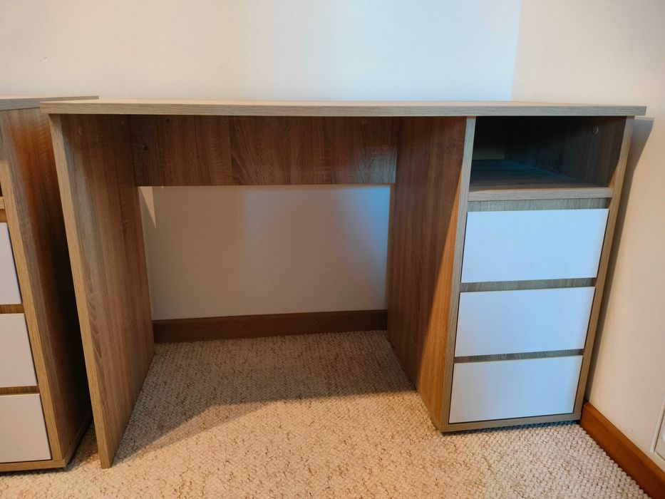 Biurko 110 cm dług/szer.55cm/ 75cm wys.