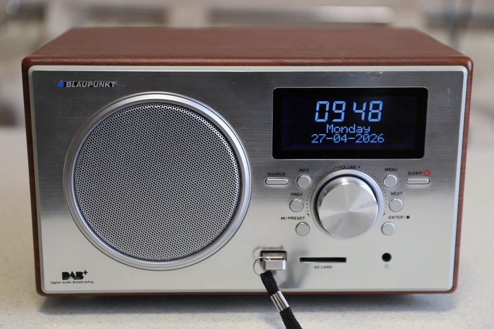 Blaupunkt  FM , USB , DAB +