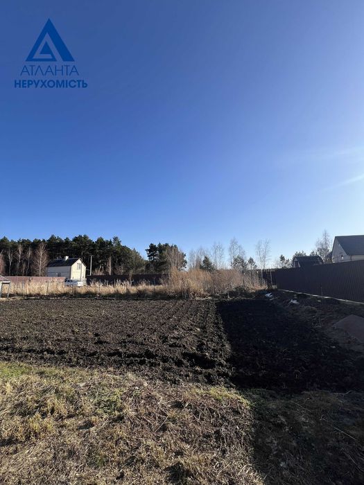 Продаж  земельної ділянки в с. Озерце