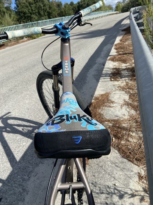 Bicicleta de wheeling e dirt jump